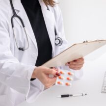 【ホリスティックセラピー】⇔【アロパシー】